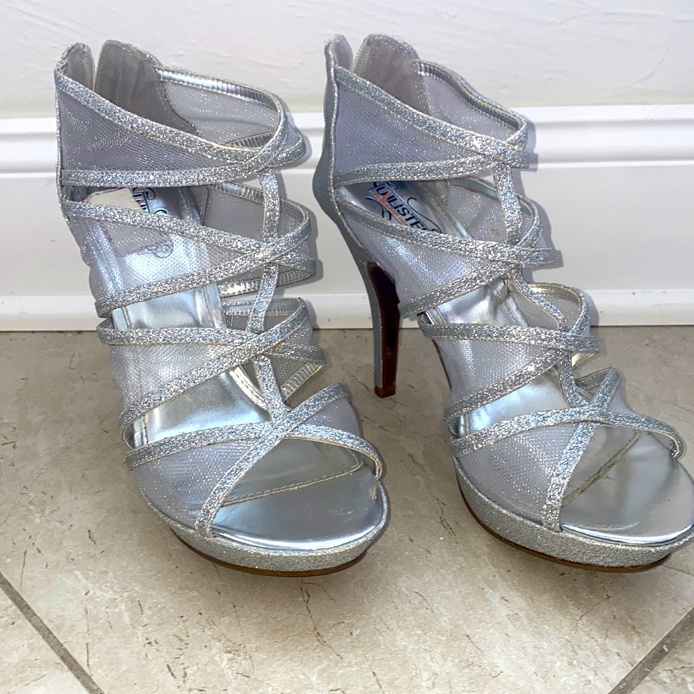 Silver Heels-Open Toe-Zip